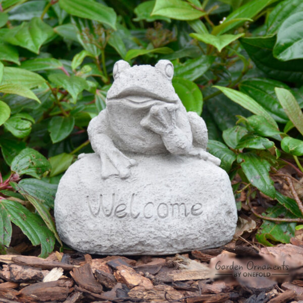Small Welcome Frog Garden Ornament Statue